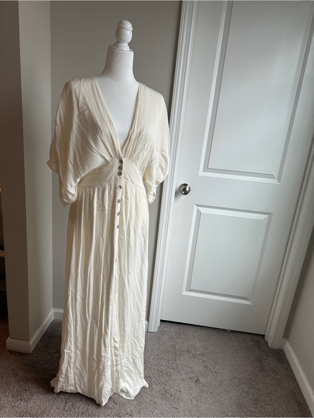 NWOT SITTING PRETTY MAXI DRESS